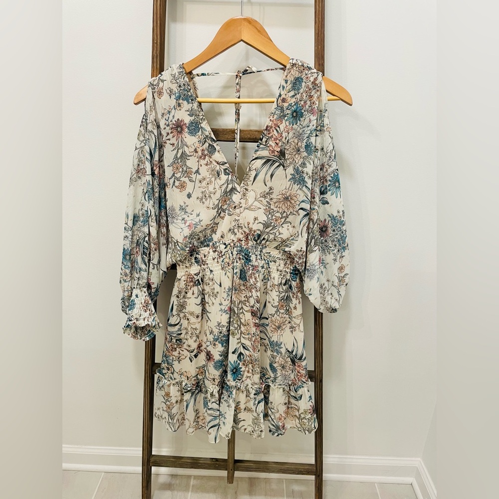 Floral Open Sleeve V-neck Mini Dress